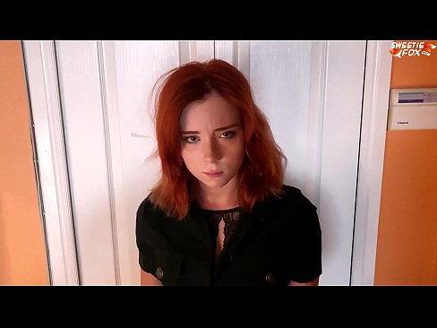 ❤️ Gwardja tas-Sigurtà Ikkastigat lil Pretty Woman għal Serq ta' Ħanut - Cum F'Ħalq ️❌ Video tal-ħakk fil-porn mt.extratorrents.top ❌️